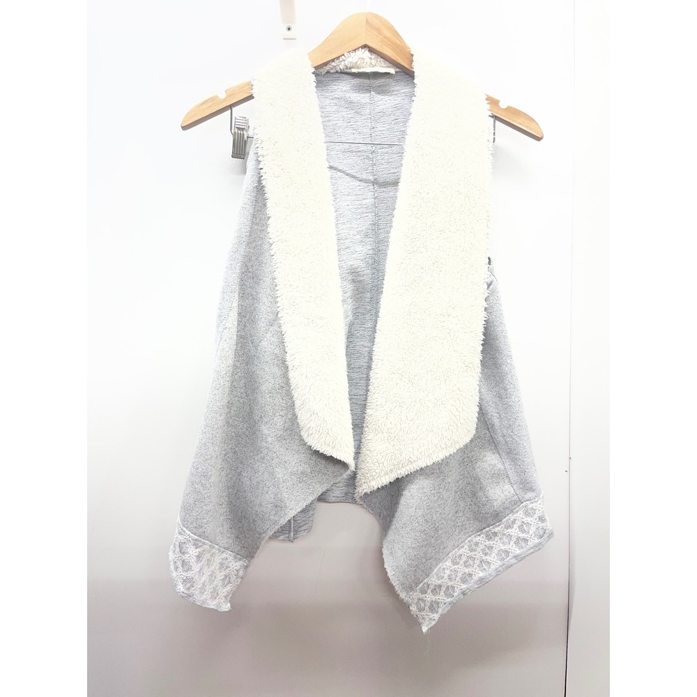 Altar'd State Gray Knit Faux Fur Shearling Collar Lace Trim Waterfall Vest Small